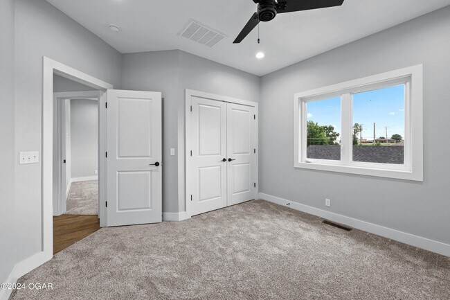 Building Photo - 2836 E 15th St