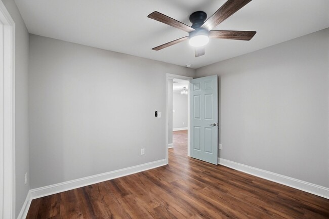 Building Photo - 930 Bond Ave