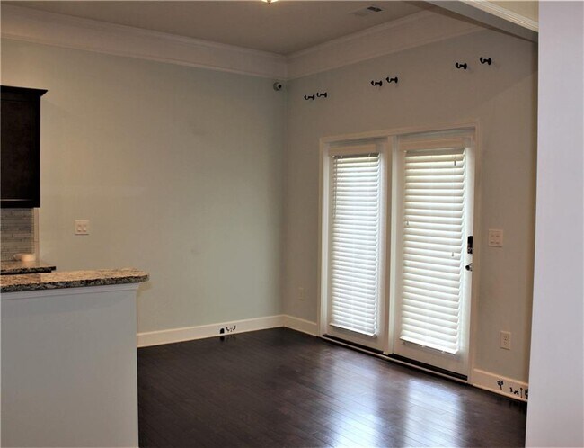 Building Photo - 2503 Norwood Dr SE