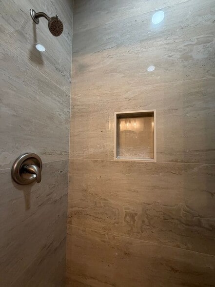 Building Photo - 903 La Laguna Rd