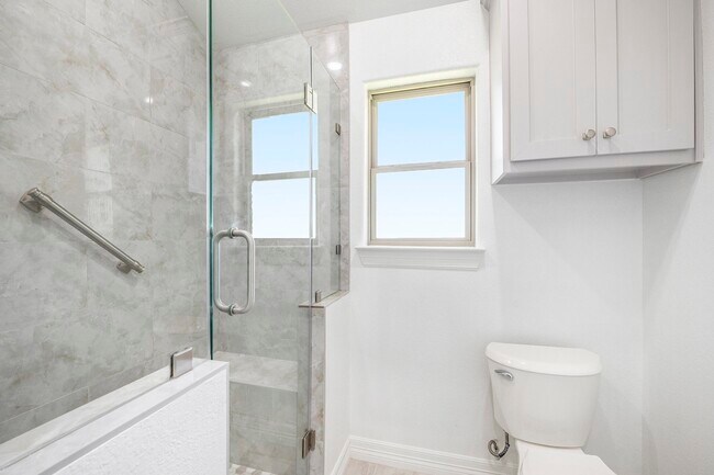 Building Photo - 7711 Antoine Dr