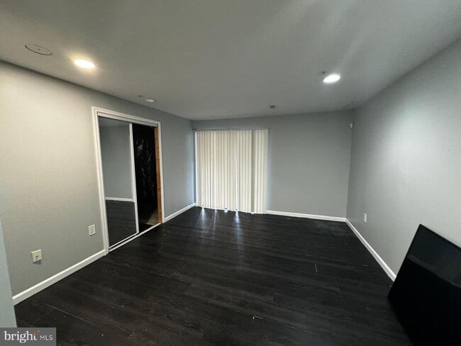 Building Photo - 8315 Township Dr