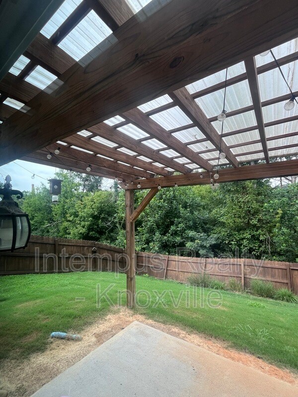 Building Photo - 5469 Calvert Ln