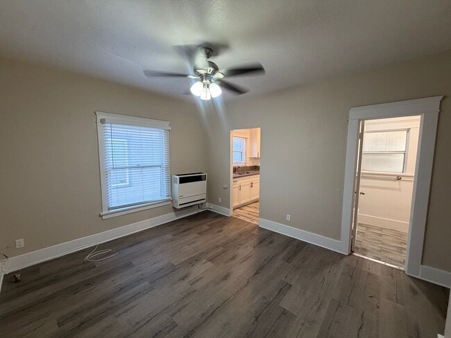 Interior Photo - 245