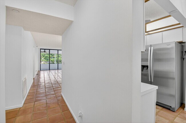 Building Photo - 1850 Homewood Blvd