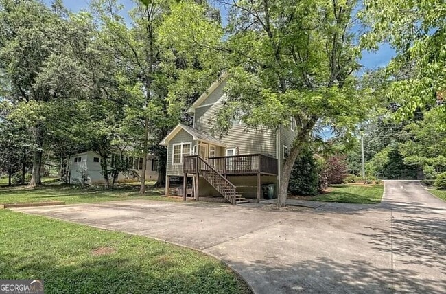 Building Photo - 643 Washington St