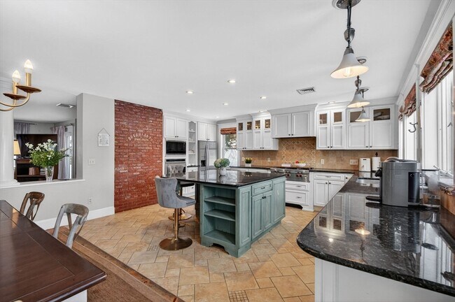 Building Photo - 27 Lower Dam Way