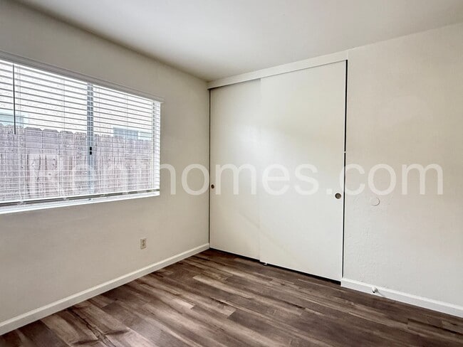 Building Photo - 8575 Keystone Ct