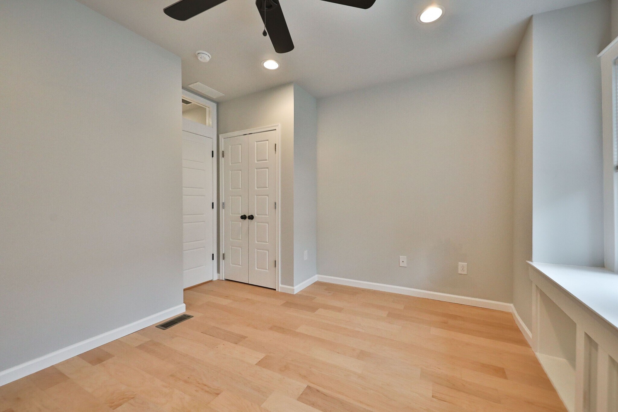 Building Photo - 1538 S Myrtlewood St