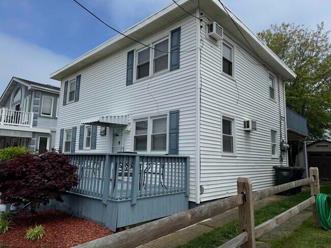 Building Photo - 339 37 BEACH BLOCK St