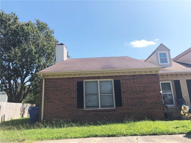 Building Photo - 4260 MacArthur Rd