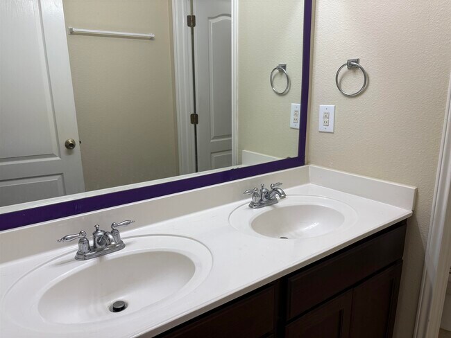 Building Photo - 2904 Anejo Dr