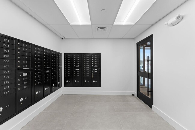Building Photo - ONE25: Pet-Friendly 1-Bed with Balcony, Do...