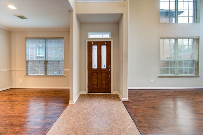 Building Photo - 1227 Glenwood Canyon Ln
