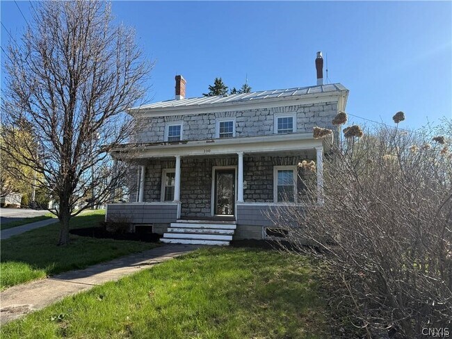 Building Photo - 100 N Main St