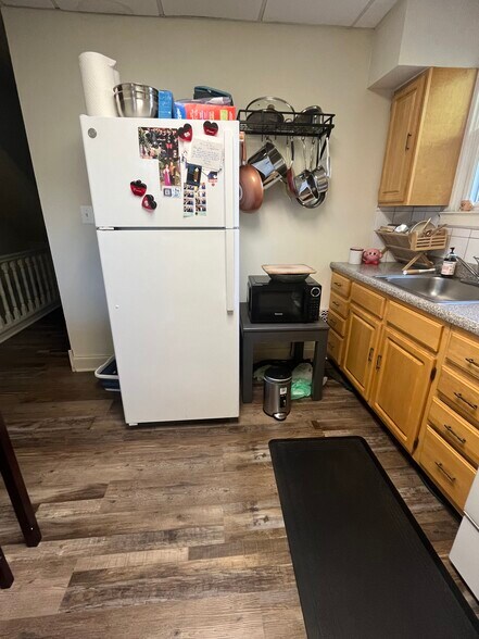 Building Photo - 411 7th St