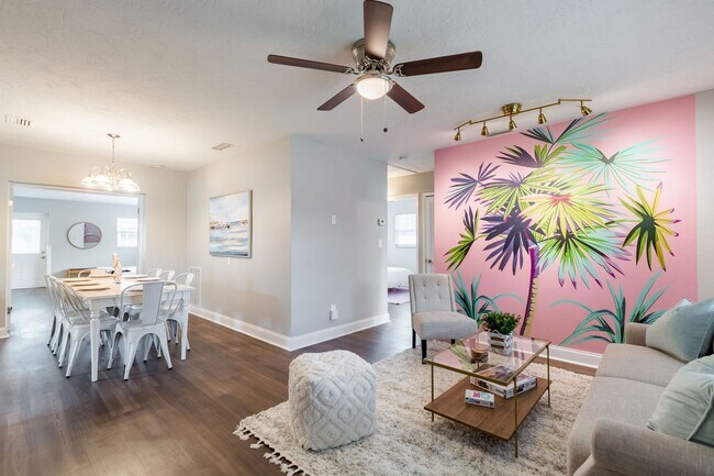 Building Photo - Fully Furnished 3BR/2BA St. Pete Home – Modern Updates & Prime Location