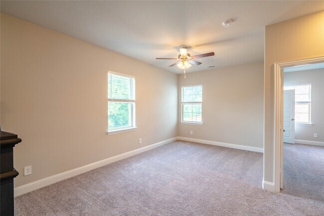 Building Photo - 7800 Manilla Dr