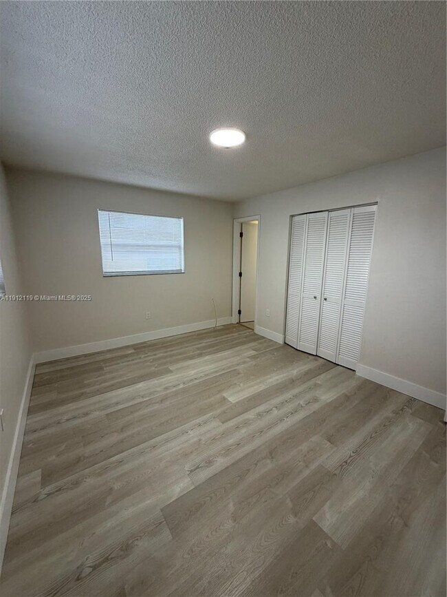 Building Photo - 444 SW 4th St