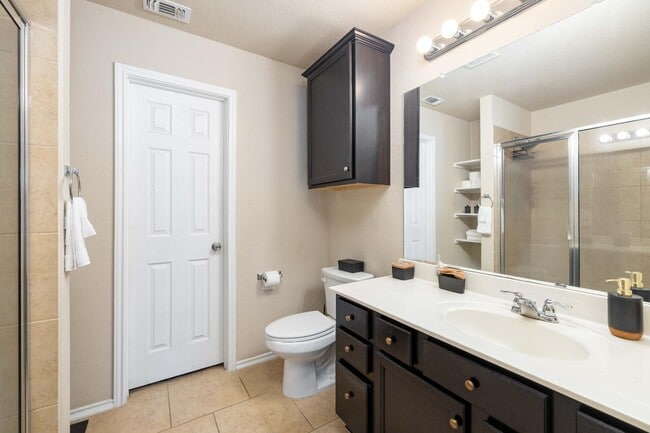 Building Photo - 11515 N Peak