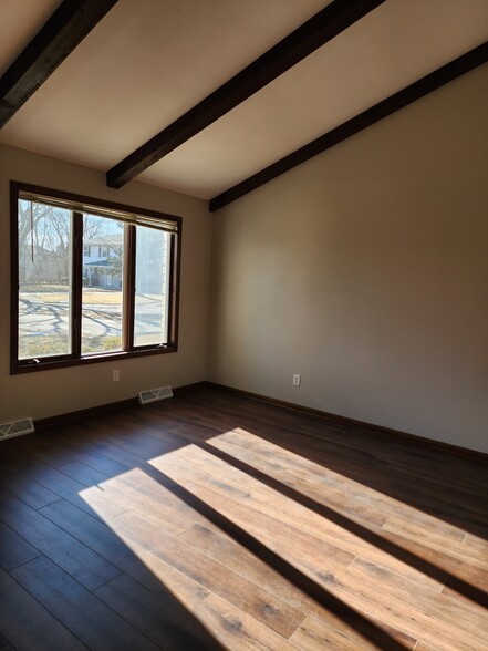 Living room - 135 Ridge Ct