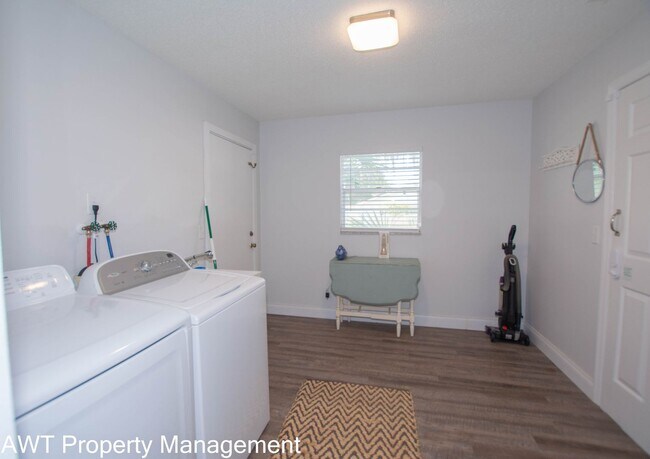 Building Photo - Long Term, Fully Furnished Rental in the H...