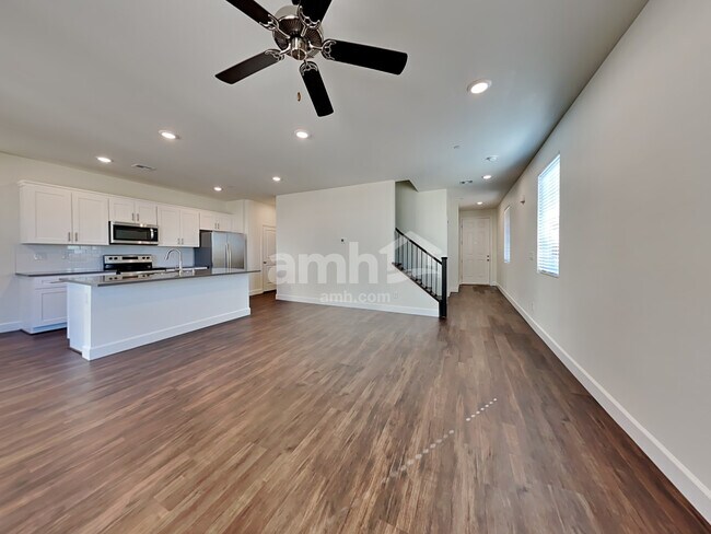 Building Photo - 298 Austin Bellerose Place