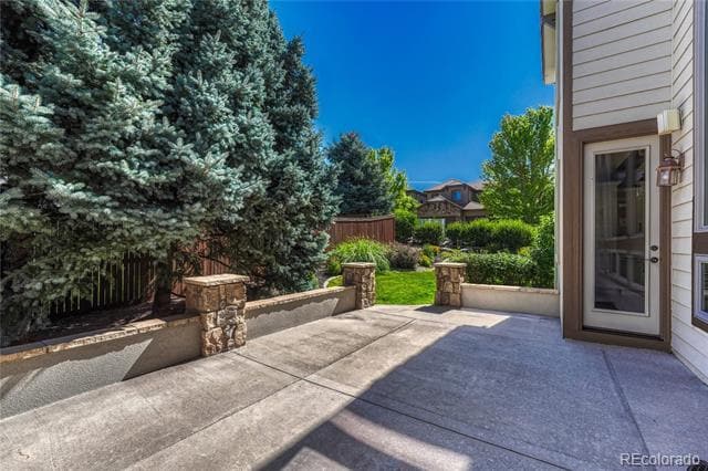 Building Photo - 9797 Sunset Hill Cir