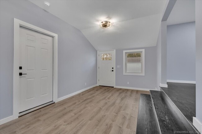 Building Photo - 21 Deepwood Dr