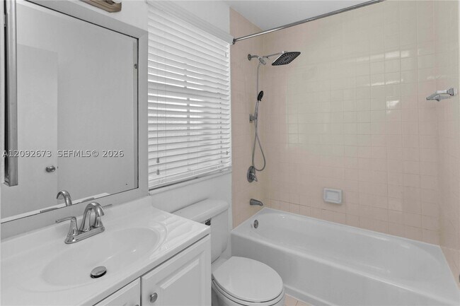 Building Photo - 3625 SW 37th Ave