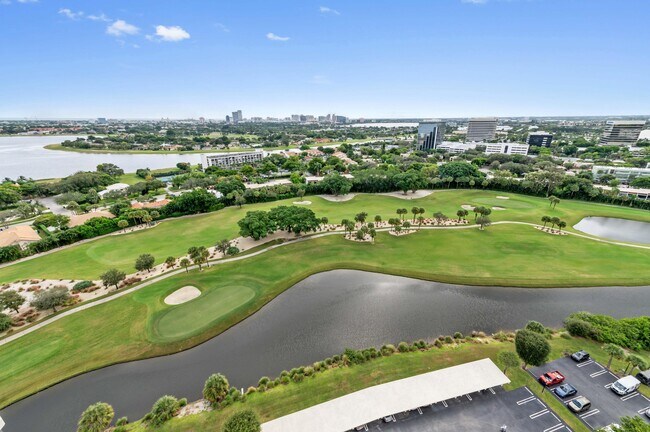 Building Photo - 1900 Consulate Pl