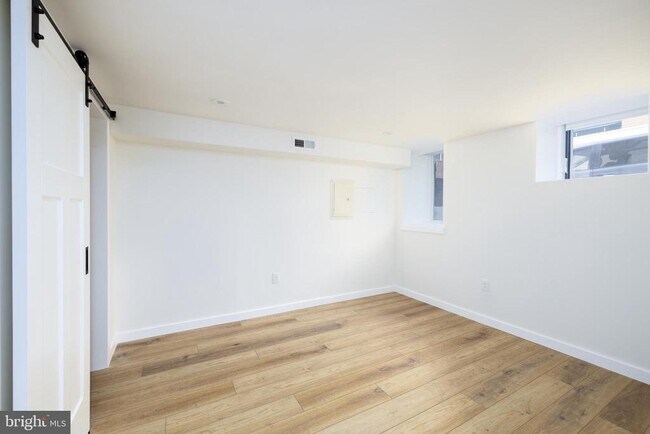 Building Photo - 1810 Tasker St