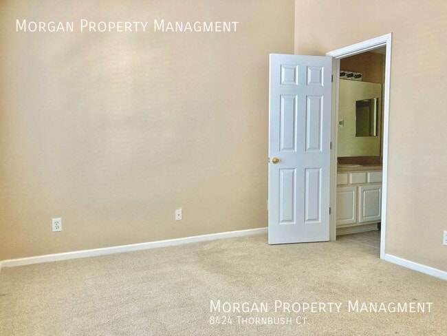 Building Photo - 8424 Thornbush Ct