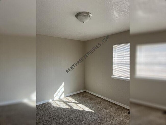 Building Photo - 701 NE 81st St