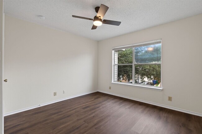 Building Photo - 8910 Kenton Mist