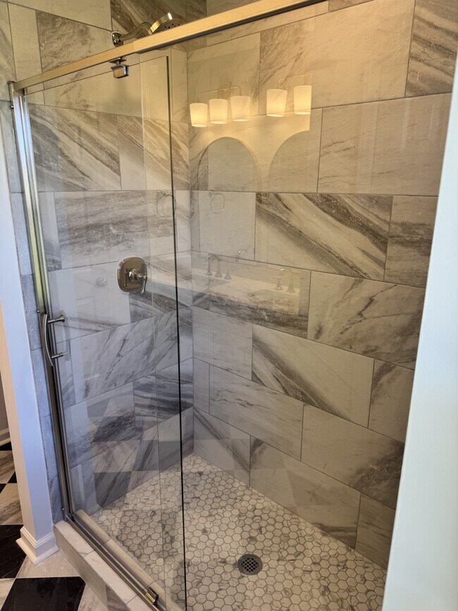 Building Photo - 204 Landmark Dr