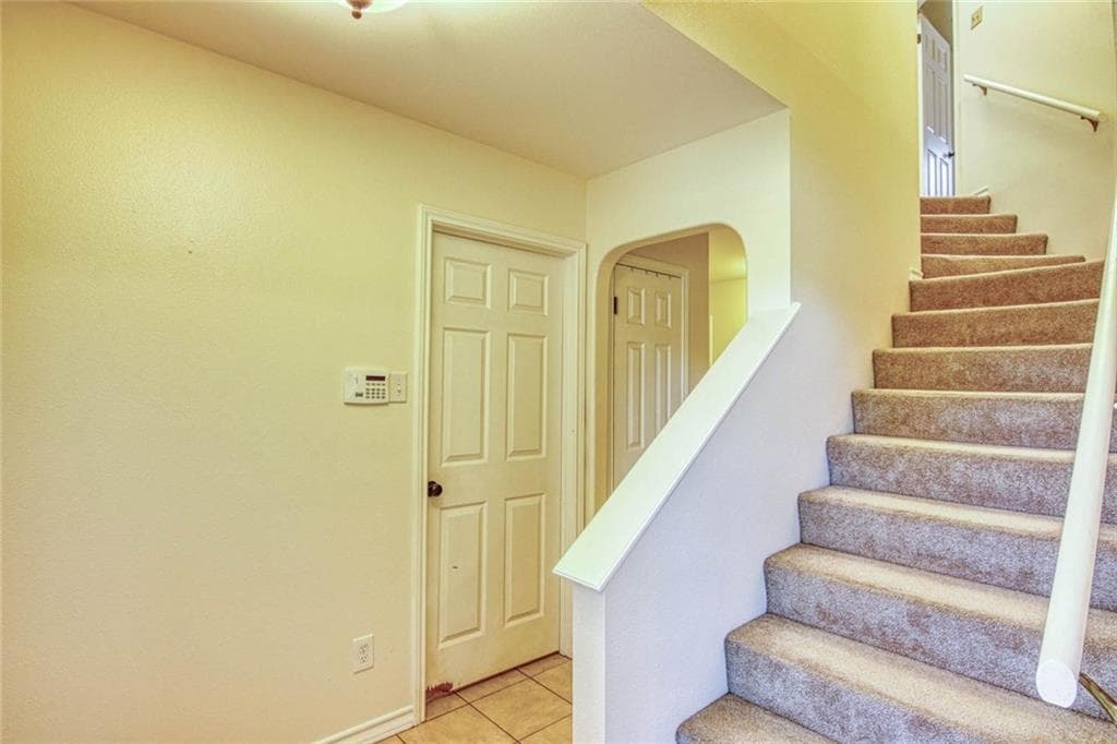 Building Photo - 714 Saint Lucy Dr