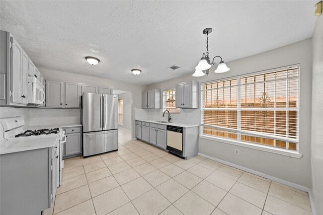 Building Photo - 11311 Brettwood Dr