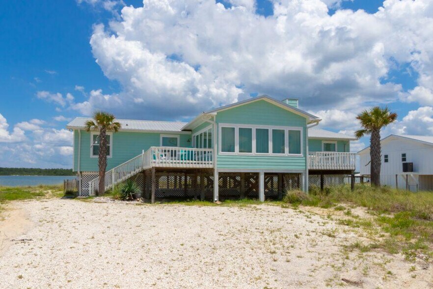 Building Photo - 2928 W Beach Blvd
