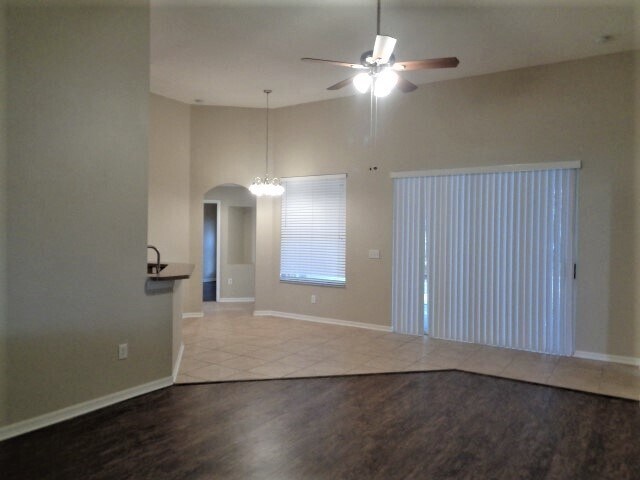 Building Photo - 10546 San Travaso Dr