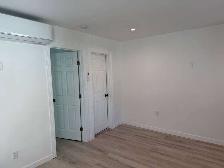 Building Photo - 5903 Texhoma Ave