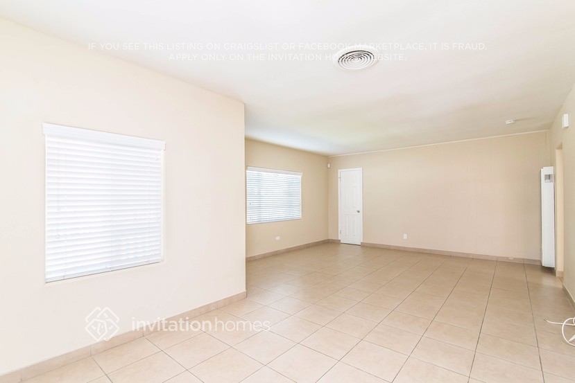 Building Photo - 219 E 46th St