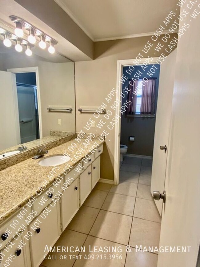 Building Photo - 8 La Costa Cir