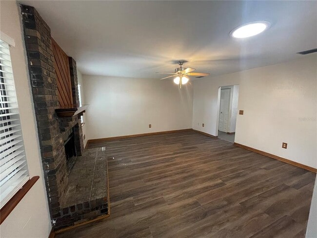 Building Photo - 5601 SW 75th Terrace