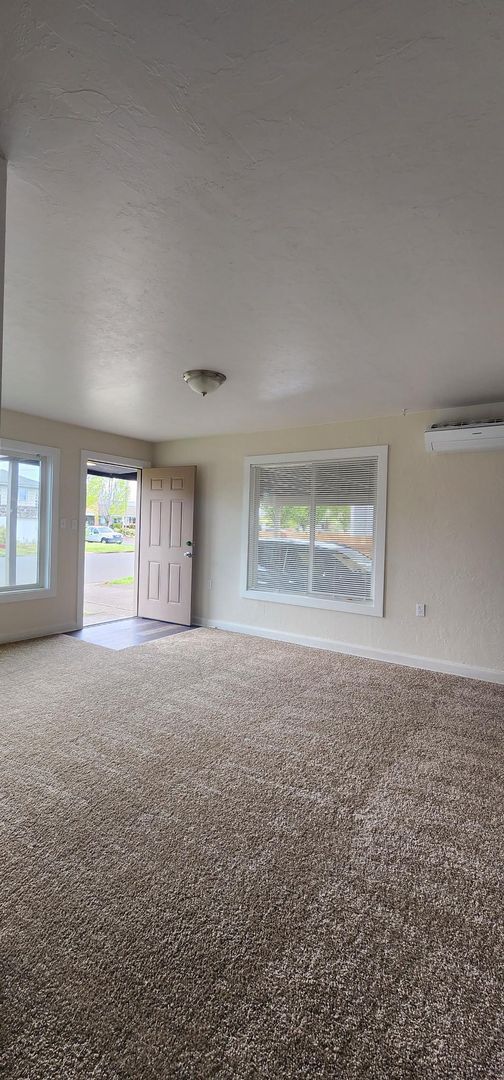 Primary Photo - $500 MOVES YOU IN! 3 Bedroom Albany House ...