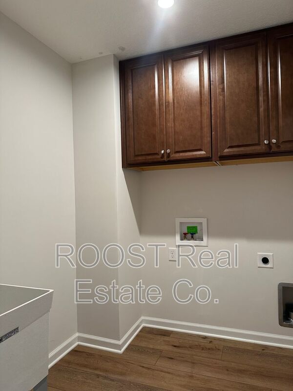 Building Photo - 380 Crownover Way