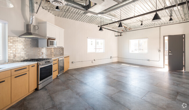 Building Photo - 605 Lofts