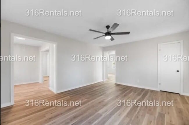 Building Photo - $995 - 2 bed 1 bath - Single Family Home