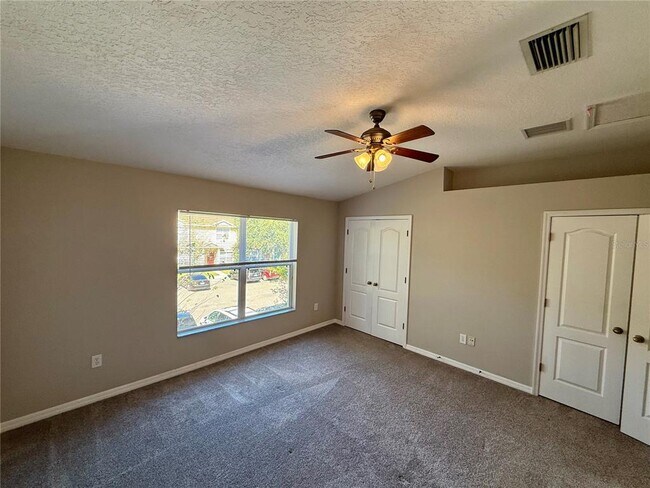 Building Photo - 1040 Sleepy Oak Dr