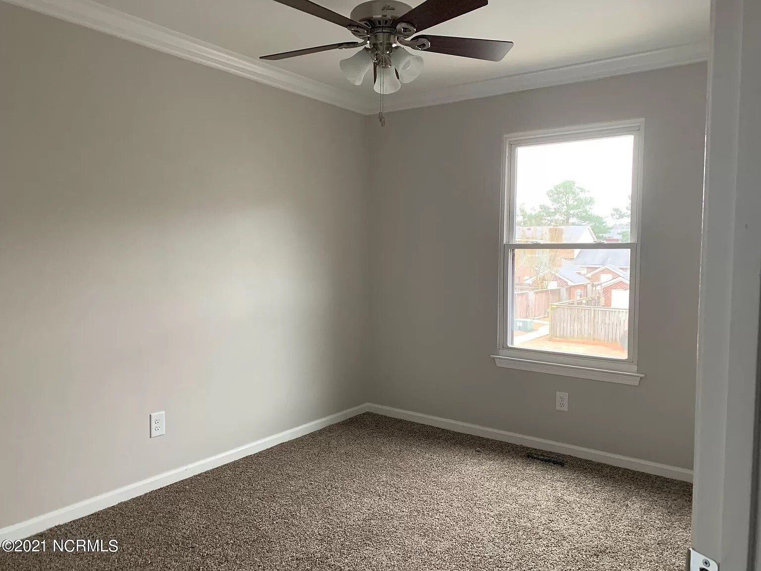 Building Photo - 8 Upton Ct